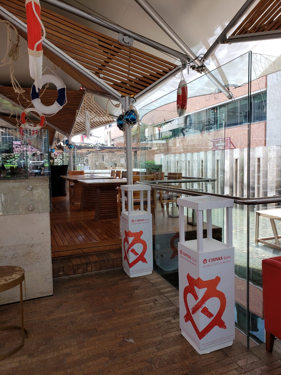 Activación de marca Chivas Extra en restaurante