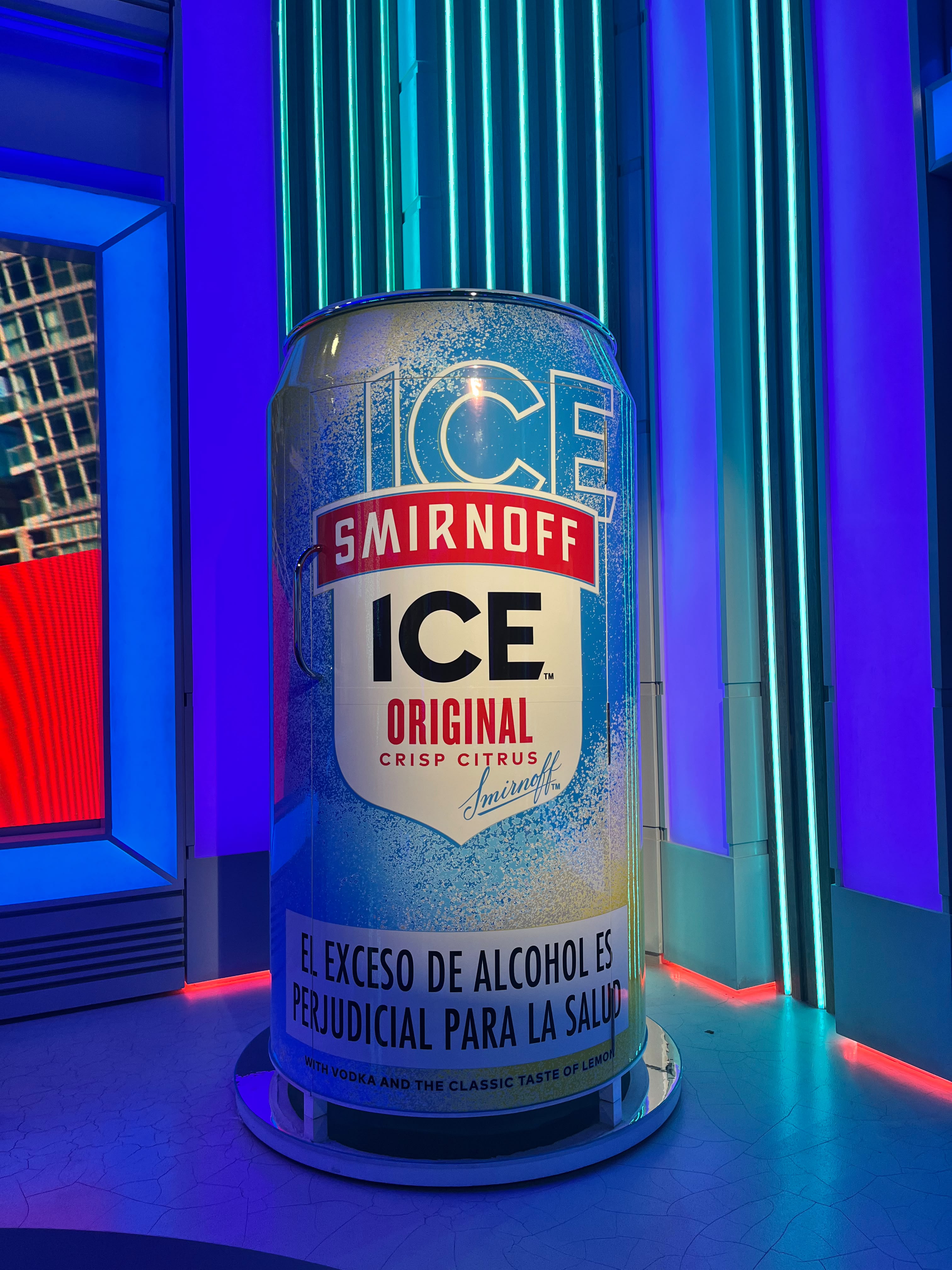 Instalación de gran formato Smirnoff Ice